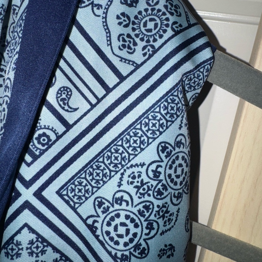 Chase Bank Scarf